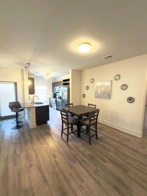 Dining - Luxe 2BR Apartment in Cypress, TX w/Corner Balcony. Prime for Shopping & Dining! (Cypress)