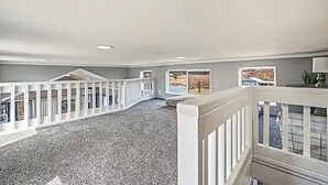 Unclassified image, 5 of 8, button - Cast N' Cork Casita - 1 Bedroom Charming Lakefront Cabin (Weatherford)