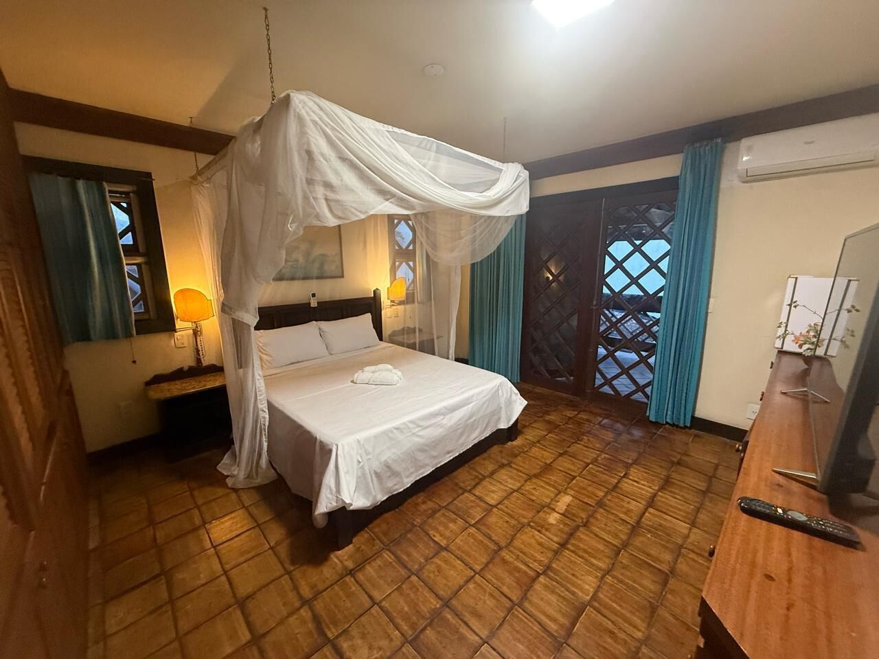 Suite Deluxe, vista giardino | Postazione laptop, Wi-Fi gratuito