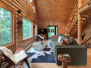 Smart-TV, Kamin, Stereoanlage