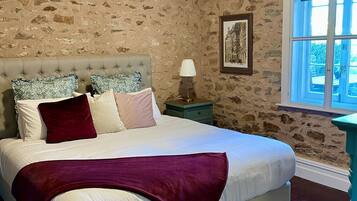 3 dormitorios, tabla de planchar con plancha, wifi gratis y ropa de cama