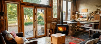Bed In A Shed Suite – Intimate Artisan Stay