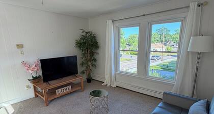 Cozy 2-bedroom apartment in lovely Attleboro with AC