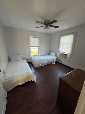 2 bedrooms, WiFi, bed sheets - Cozy 2-bedroom apartment in lovely Attleboro with AC (Attleboro)