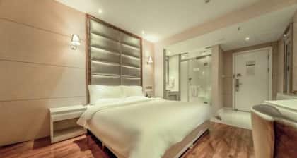 MengDao Holiday Hotel(Yichang China Three Gorges University)