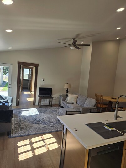 Brand new peaceful 3-bedroom townhome with AC in charming Helena