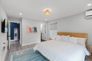 Iron/ironing board, WiFi, bed sheets - Newly Renovated Spacious 5-bedroom + Rooftop Deck + Walk to Everything (Sea Bright)