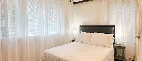 1 habitación, tabla de planchar con plancha, wifi y ropa de cama