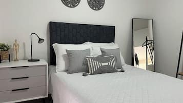 2 chambres, fer et planche à repasser, draps fournis