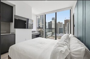 Iron/ironing board, WiFi, bed sheets - E11even Residences Sky-High Luxury 2BR Condo in the Heart of Miami's Nightlife (Miami)