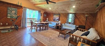 Spacious 2-BR Apartment in Coastal Lincolnville purr-fect for the family