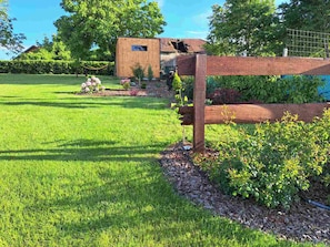 Property grounds - Elegant home with pool and terrace in peaceful Varaždin countryside. (Lužan Biškupečki)