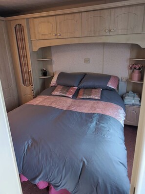 Room -  2-bedroom caravan in perfect Fishguard getaway spot (Fishguard)