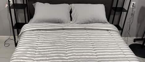 1 bedroom, WiFi, bed sheets