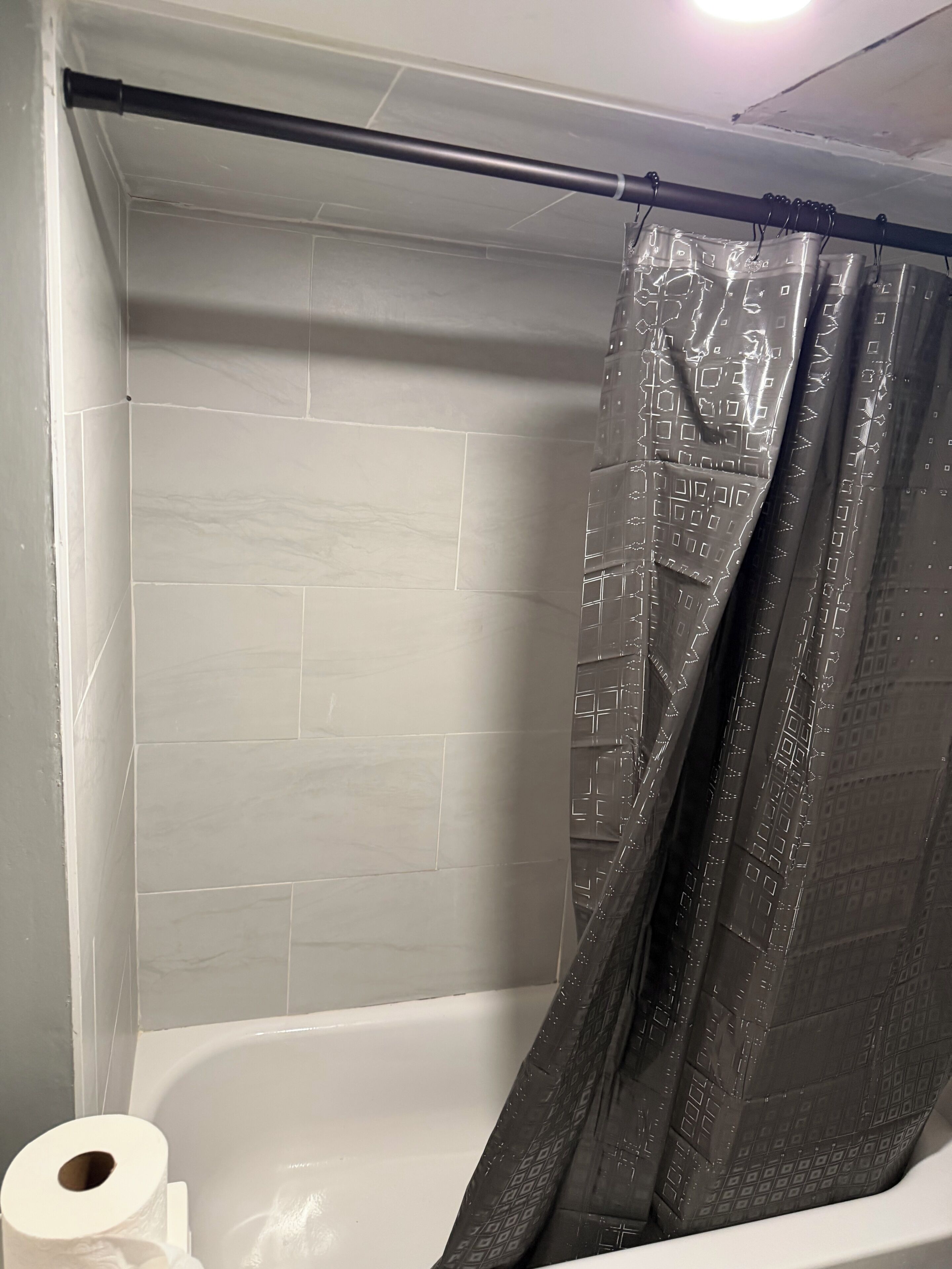 タオル、石鹸、トイレットペーパー