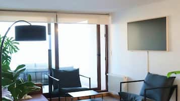 Deluxe Apartment, 2 Bedrooms, Balcony, Bay View | Living area