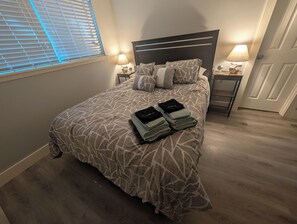 2 chambres, fer et planche à repasser, Wi-Fi, draps fournis