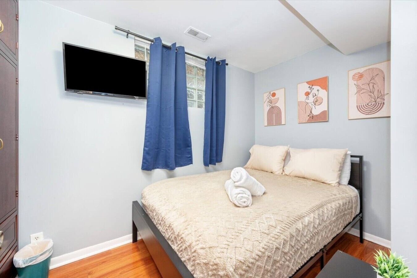 Desk, iron/ironing board, travel crib, WiFi
