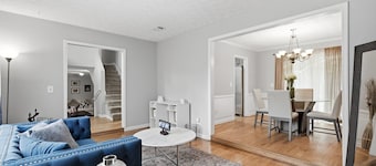 Beautiful 4-bedroom house with AC in enjoyable Marietta
