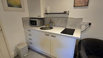 Fridge, microwave, stovetop, toaster
