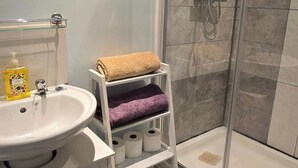 淋浴設備、提供毛巾