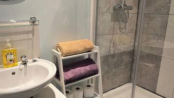 Shower, towels