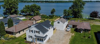 Family Waterfront Vacation 4BR, 3BA, Sleeps 12!