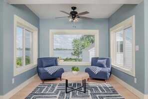 Interior - Family Waterfront Vacation  4BR, 3BA, Sleeps 12! (Omro)