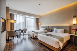 Superior-Zweibettzimmer, Stadtblick | Bügeleisen/Bügelbrett, kostenloses WLAN