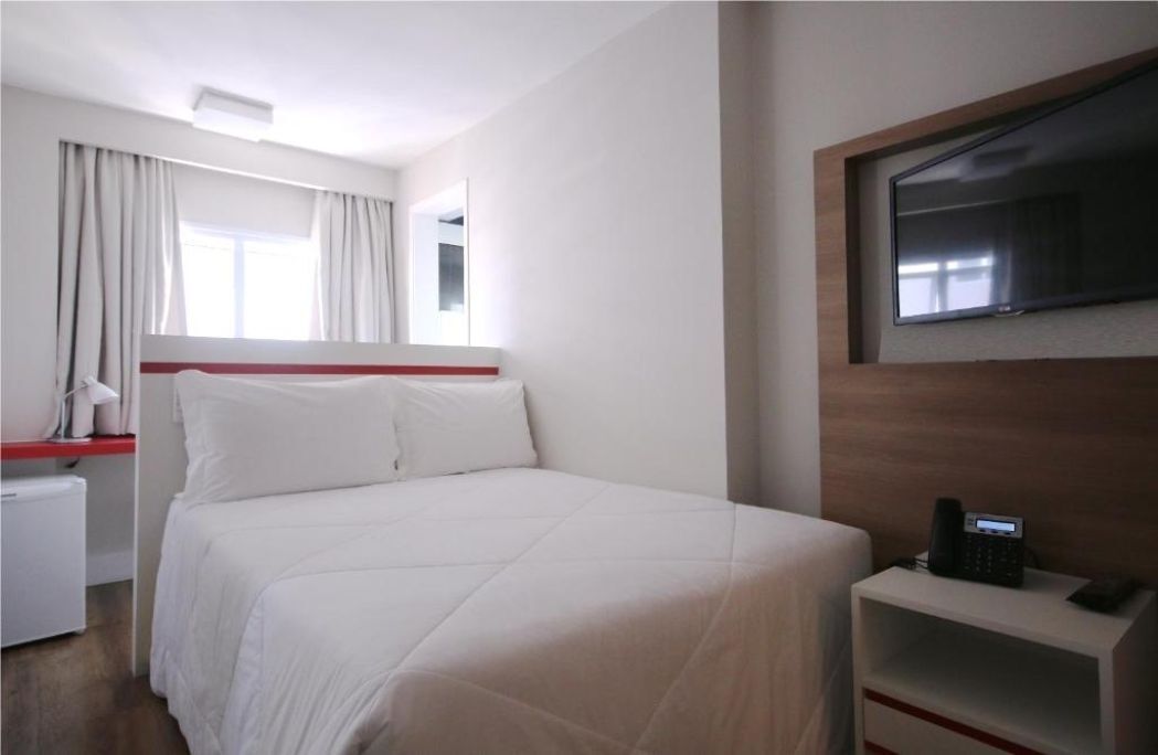 Wi-Fi de cortesia, roupa de cama