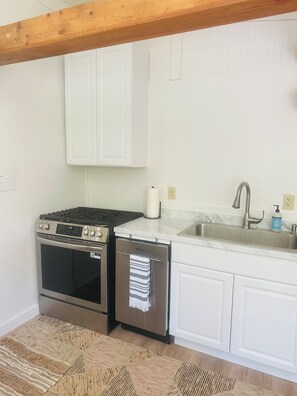 Fridge, microwave, oven, stovetop - Cozy private 2-bedroom home in Hector, close to wineries, breweries and hiking. (Hector)