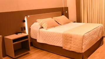 Ferros/tábuas de passar roupa, Wi-Fi de cortesia, roupa de cama