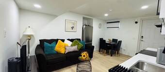 Luxury Loft 2-bedroom near major City attractions with AC and fitness room