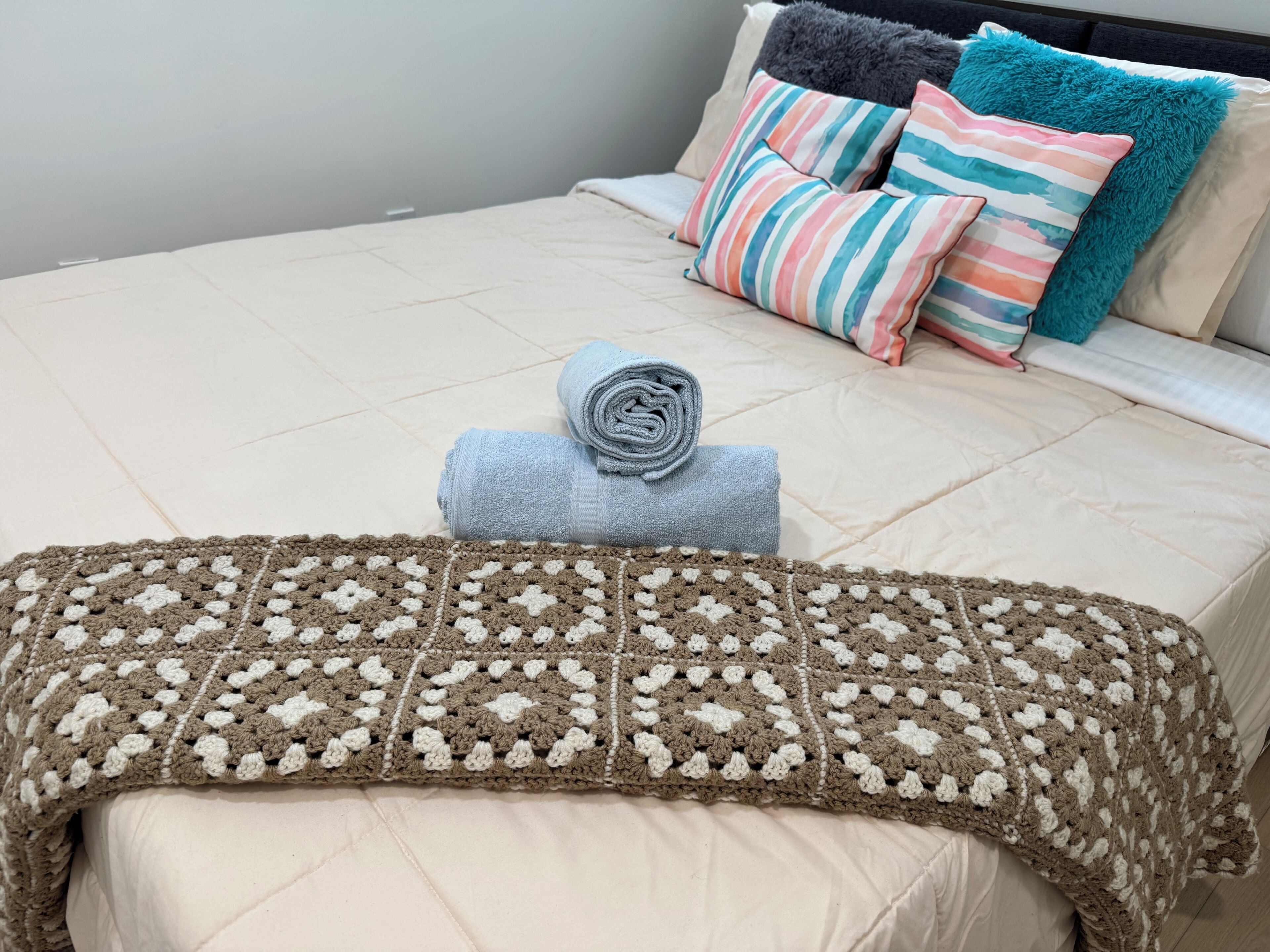 2 bedrooms, desk, iron/ironing board, free WiFi