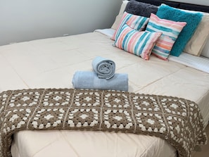 2 Schlafzimmer, Schreibtisch, Bügeleisen/Bügelbrett, kostenloses WLAN