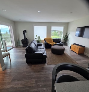 Living area - Welcome to IC Acres,  Where you find Country Charm with stylish farmhouse living (Vernon)