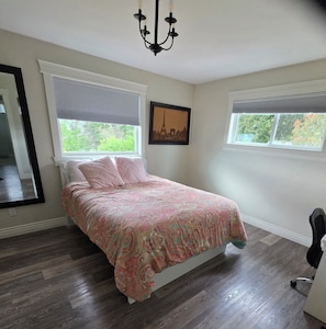 Room - Welcome to IC Acres,  Where you find Country Charm with stylish farmhouse living (Vernon)