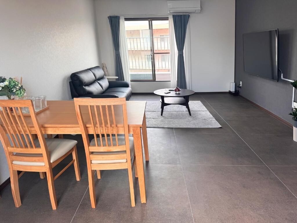 Comfort Apartment, Balcony, City View | Living area