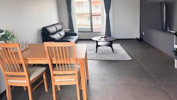 Comfort Apartment, Balcony, City View | Living area