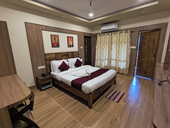 Deluxe Double Room, Garden View | WiFi (free)