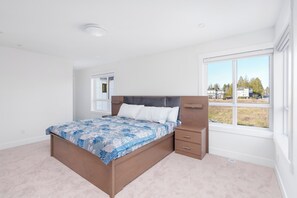4 slaapkamers, een strijkplank/strijkijzer, wifi, beddengoed