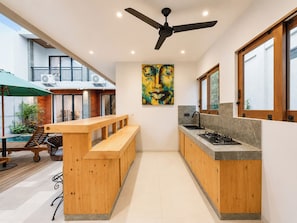 Deluxe Room, Garden View | Private kitchen | Mini-fridge