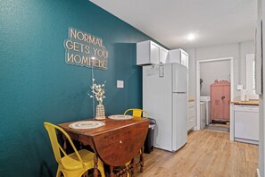 Dining - Manhattan KS Colorful Cottage ~ King Bed & Wi-Fi (Manhattan)