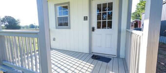 Vintage themed house in Tahlequah Oklahoma on highland cow farm!