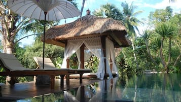 Vila, 1 Tempat Tidur Queen, patio, pemandangan laut | Kolam renang | Kolam renang outdoor
