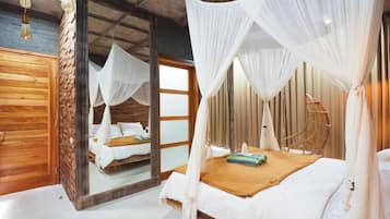 Vila, patio, pemandangan laut | Setrika/meja setrika dan Wi-Fi gratis
