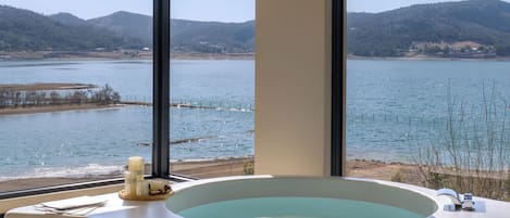 Habitación doble de lujo, vista al lago | Spa
