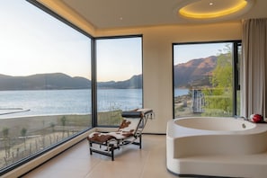 Luxury Double Room, Lake View | Interior