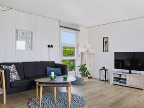 TV - "Snioulf" - 800m from the sea by Interhome (Hejls)