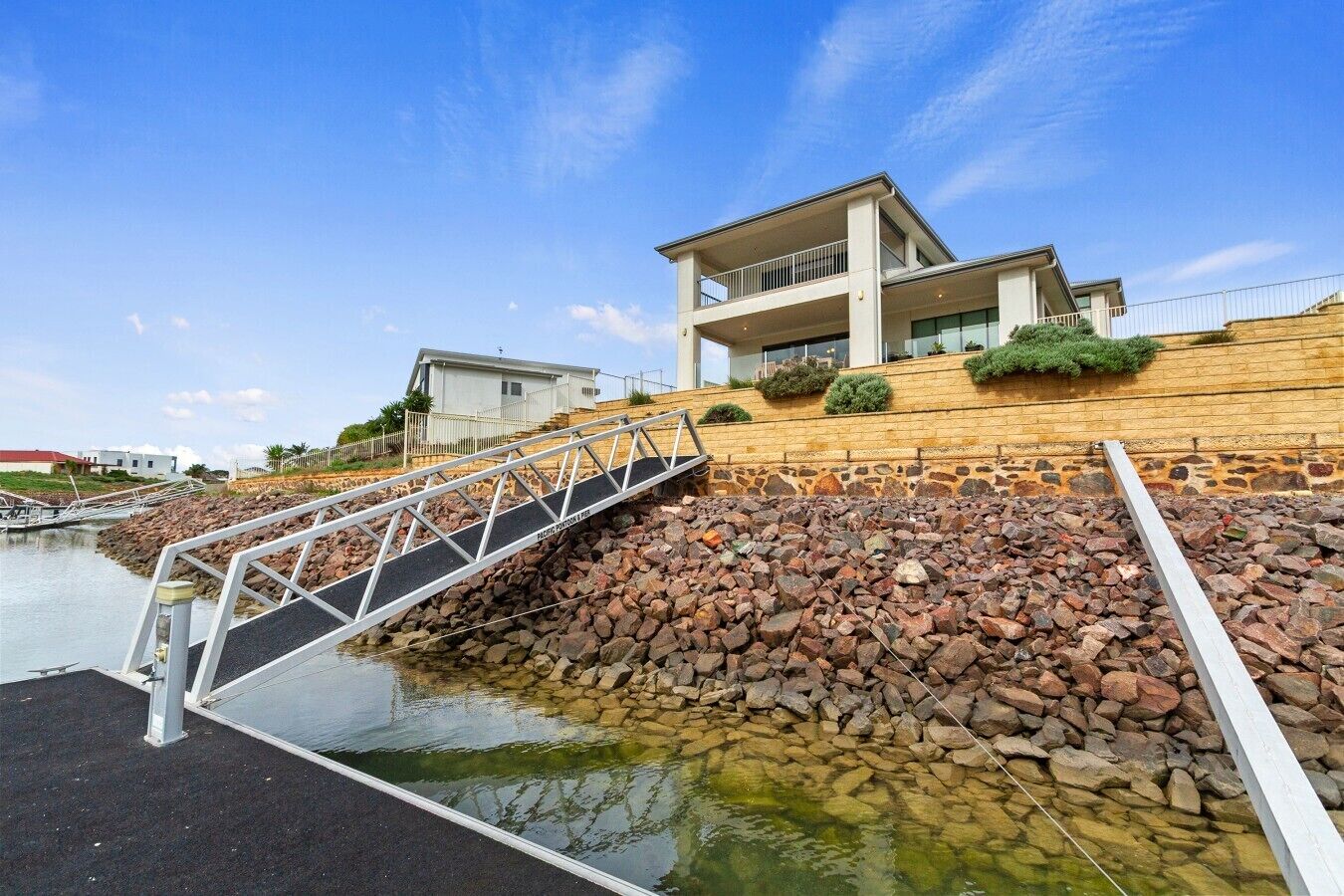 Rear Pontoon